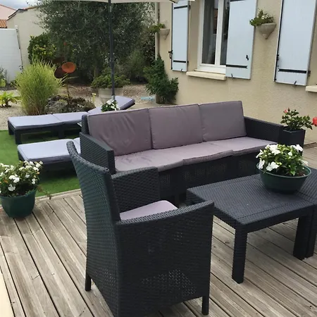Maison Avec Piscine Villa Saintes